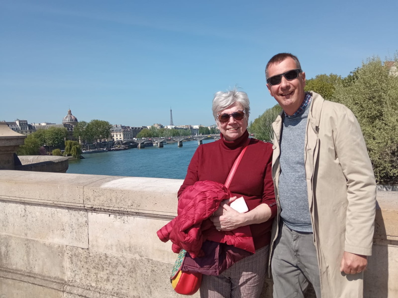 06-sur le Pont Neuf-3 mai 2023.jpg